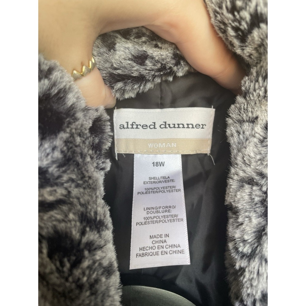 Alfred Dunner Womens 18W‎ Gray Faux Fur Zip Jacket Plush Soft Coat NWT Plus - Picture 3 of 6